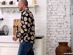 Arsch, Blasen, Braunhaarige, Unschuldig, Küssen, Lecken, Ablutschen, Jungendliche (18+)