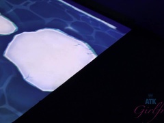 Leie, Blondine, Freundin, Masturbation, Muschi, Rasiert, Kurzes haar, Dürr