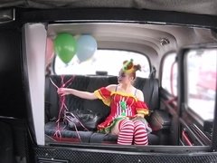 Любители, В машине, Застукали, Парочка, Член, Платье, На природе, Сюрприз