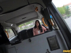 車, チェコ, バック, 顔射, 手コキする, 裸, アウトドア, 濡れ