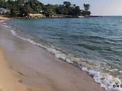 18 ans, Amateur, Plage, Grosse bite, Brunette brune, Couple, Tir de sperme, Public
