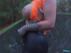 Tetas grandes, Cuero