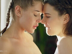 お尻, 舐める尻, 茶髪の, 指いじり, キス, レズビアン, オナニー, ティーン