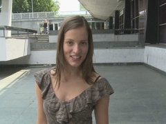 Branlette thaïlandaise, Léchez, De plein air, Public, Rasée, Adolescente, Nénés, Voyeur