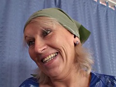 WTF ! PUTZFRAU UND DER NOTGEILE SACK - EKELHAFT WER BUMST DA DIE JUNGE GEILE MAUS