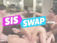 Tetas grandes, Vestidas, Corridas, Lamidas, Mamá, Hermanas, Madrastra, Adolescente