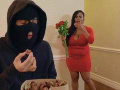 Grote kont, Zwart, Bedriegen, Stel, Hakken, Reusachtig, Tatoeage, Tieten likken