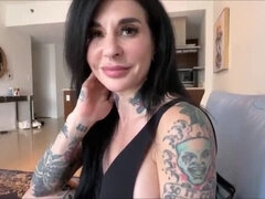 Vuisten, Gotisch, Lesbisch, Rijpe lesbienne, Moeder die ik wil neuken, Stiefmoeder, Tatoeage, Strak