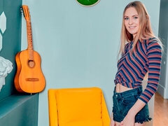 Leie, Grosser arsch, Fingern, Masturbation, Natürlichen titten, Dürr, Entkleiden, Titten