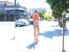 Dansen, Ondergoed, Masturbatie, Orgasme, Openbaar, Spuiten, Kousen, Speelgoed