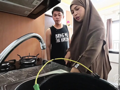Blasen, Hundestellung, Indonesisch, Küssen, Milf, Mutti, Pov, Ehefrau