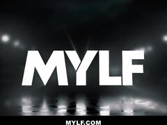 Pijpbeurt, Rondborstig, Hd, Rijpe lesbienne, Moeder die ik wil neuken, Natuurlijke tieten, Lerarin, Tieten likken