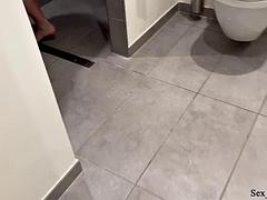 Británico, Engañando, Corrida, Primera ves, Hotel, Madres para coger, Ducha, Madrastra