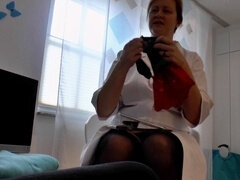 Gorda, Médico, Pies, Alemán, Tacones, Madres para coger, Oficina, Medias largas