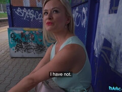 Большие сиськи, Блондинки, Минет, Глубокая глотка, От первого лица, На публике, Порка, Сиськи