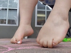 Gorda, Gordita, Gorda, Pies, Masturbacion con pies, Al aire libre, Mojado