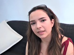 Vorstellungsgespräch, Blasen, Braunhaarige, Europäisch, Interrassisch, Sekretärin, Spanisch, Titten