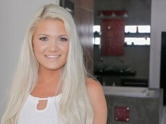 Leie, Grosser schwanz, Blondine, Blasen, Hundestellung, Milf, Rasiert, Titten