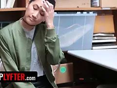 18, 素人, アメリカ人, アジア人, フェラチオ, 捕まる, ヌード, ガリガリ