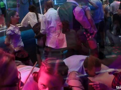 Zwart, Aangekleed, Interraciaal, Lesbisch, Likken, Masturbatie, Schoolmeisje, Nat