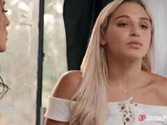 В машине, Волосатые, Поцелуи, Лесбиянка, Натуральные сиськи, На природе, Киски, Молоденькие