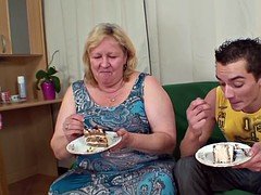 Reusachtig, Vrouw