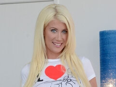 Leie, In den arsch, Grosser schwanz, Braunhaarige, Aufs gesicht abspritzen, Frau frau mann, Handjob, Dürr