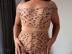 Cute Ana Daisy Scott shows off leopard print lingerie and gives a try-on haul