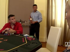 Blasen, Sperma im mund, Fetisch, Gruppe, Absätze, Lingerie, Reif, Hintern versohlen