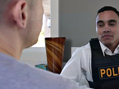 Cul, Lécher le cul, Sucer une bite, Noir ébène, Homosexuelle, Interracial, Muscle, Police