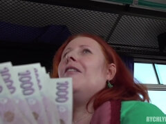 Grosse titten, Blondine, Bus, Tschechisch, Milf, Geld, Öffentlich, Abendanzug