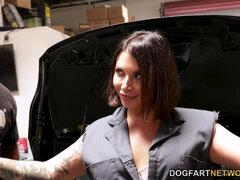 Mamada, Bukkake, Corridas, Garganta profunda, Corridas faciales, Grupo, Monstruo, Orgía