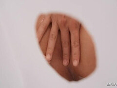 Paar, Schwanz, Freundin, Handjob, Muschi, Weibliche ejakulation, Tätowierung, Spanner