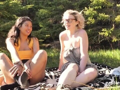 美女, デカパイ, ブロンド, レズビアン, オナニー, 自然山雀, アウトドア, おもちゃ
