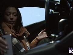 Blasen, Braunhaarige, Süss, Masturbation, Dürr, Entkleiden, Titten, Spielzeuge