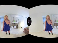 VRALLURE Masseuse Sophia Lux is ready to massage your cock