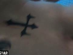 Leie, Blondine, Blasen, Deutsch, Küssen, Pool, Muschi, Dürr