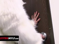 アメリカ人, 衣服着たままセックス, 汚れた　, 顔射, オマンコ, 赤毛, 恥ずかしがりや, 禁句