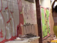 Sucer une bite, Grossier, En levrette, Branlette thaïlandaise, De plein air, Pov, Lécher le sphincter, Pute