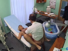 素人, 医者, バック, 指いじり, なめる, 看護婦, スペルマ, ユニフォーム