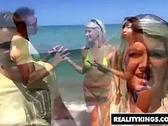 Anaal, Hd, Lesbisch, Moeder, Natuurlijk, Schreeuwen, Geschoren, Tieten likken