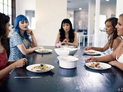 Culo grande, Penetracion con dedos, Interracial, Besar, Lesbiana, Lencería, Afeitado, Flaco