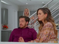 Gros seins, Blonde, Sucer une bite, Gorge profonde, Mère que j'aimerais baiser, Séduite, Adolescente, Nénés