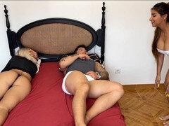 Attrapée, Tromperie, Éjaculer dans la bouche, Tir de sperme, Époux mari, Fille latino, Mère que j'aimerais baiser, Tatouage