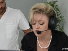 Horny Freeuse Getaway Gangbang with MILF Dee Williams