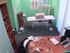 Доктор, Собачьи, Лизание, Медсестра, В офисе, Киски, Униформа, Подглядывание