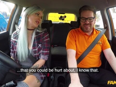 Anal, Gros seins, Sucer une bite, Voiture, Gorge profonde, Hard, Punition, Jouets
