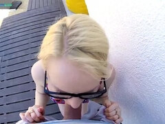 Sucer une bite, En levrette, Lunettes, Poilue, Branlette thaïlandaise, Seins naturels, Pov, Chevaucher