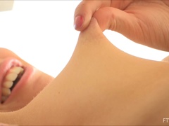 Kleid, Absätze, Massage, Masturbation, Monster, Orgasmus, Öffentlich, Weibliche ejakulation