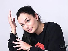 Брюнетки, В машине, Черненькие, Европейки, Хд, В офисе, Полиция, Жесткий секс
